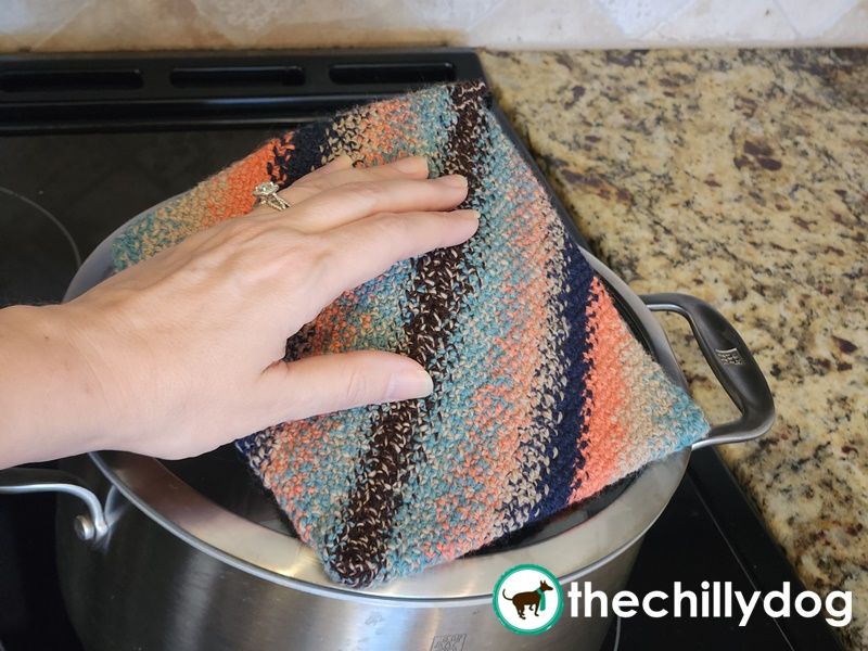 https://www.thechillydog.com/content/images/2023/03/New-potholder--2-_w.jpg