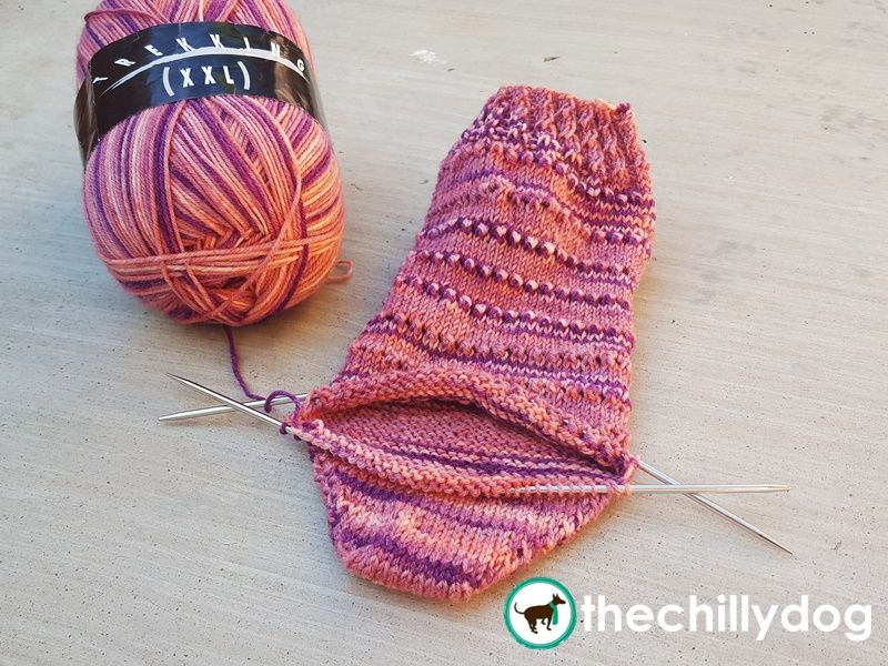 Simple shaping that matches a short row heel.