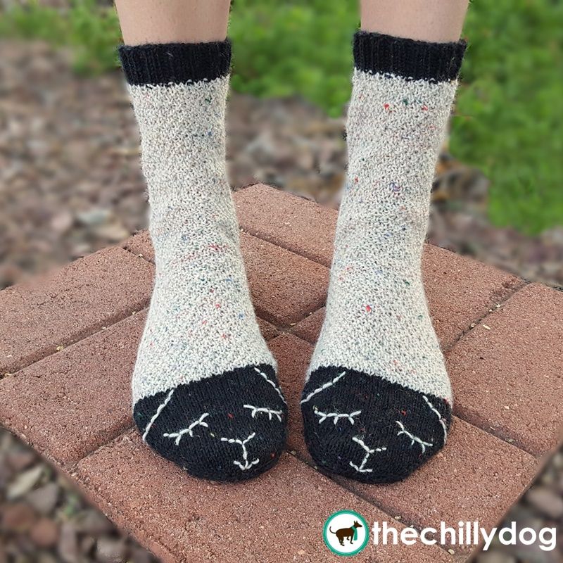 Free Pattern | Sleepy Sheep Socks